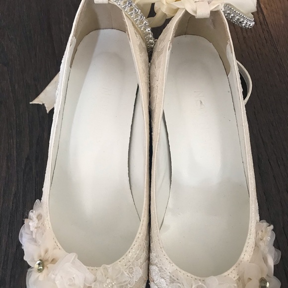 Custom-made Bridal Shoes - Picture 13 of 16